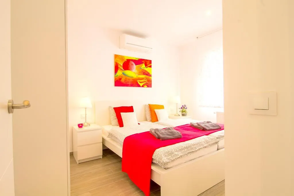 Leon Inmo Villa Palmera - 10337 Empuriabrava