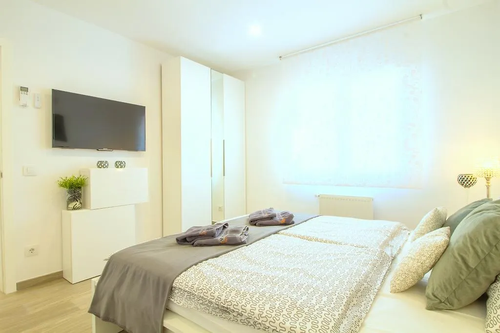 Leon Inmo Villa Palmera - 10337 Empuriabrava 0*,