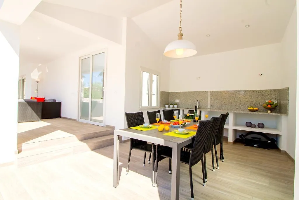 Leon Inmo Villa Palmera - 10337 Empuriabrava